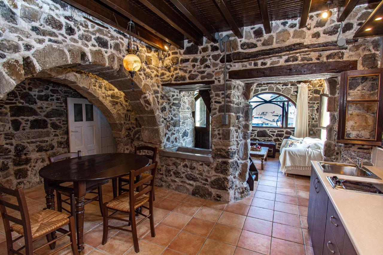 Plousiadi΄S Stone House Apartment Skála Exterior foto