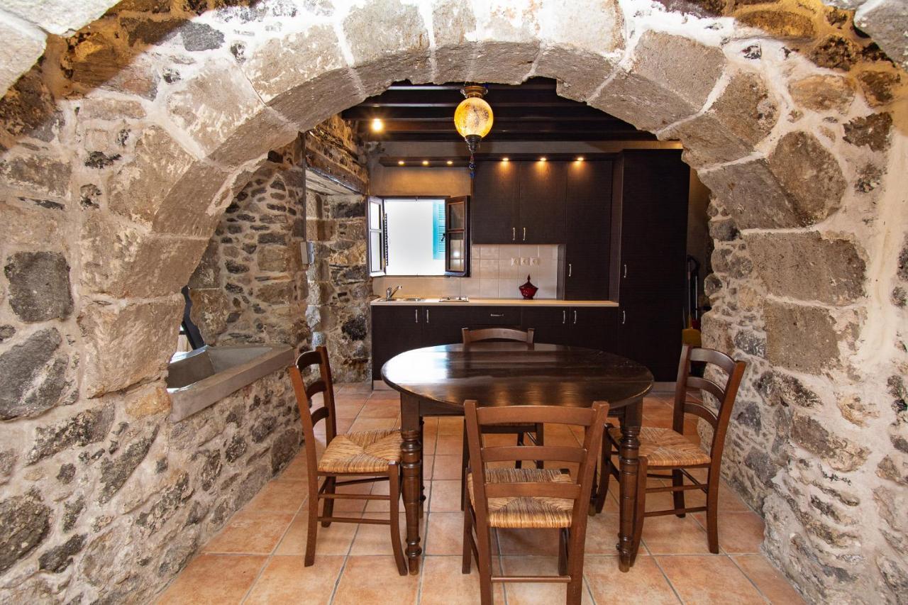 Plousiadi΄S Stone House Apartment Skála Exterior foto